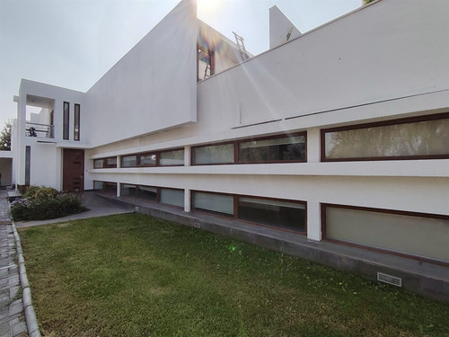 Casa A Todo Lujo En Chicureo Con Discoteque