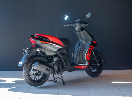 Imagen 2 de 15 de Scooter Aprilia Sr 160 Negro - Cuotas Sin Interés