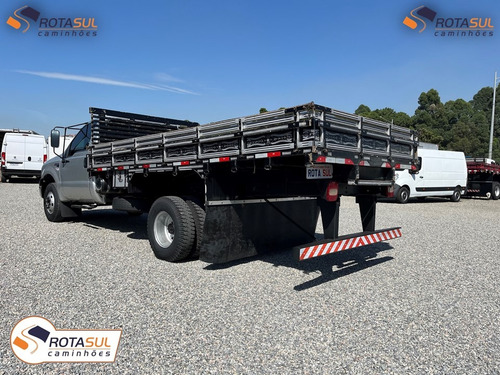 Ford F4000 2011