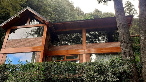 Casa En Alquiler Temporario En Bariloche, Amplia Casa De Montaña, Frente Al Lago Gutierrez, Descuentos De Hasta 20% Con Reserva Antes Del 31/05/2025