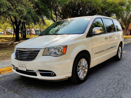 Imagen 1 de 15 de 2011 Chrysler Town & Country Limited