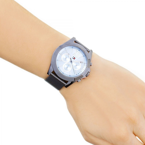 Imagen 2 de 5 de Reloj Tommy Hilfiger Mujer 1781846 Acero Tejida Dual Time