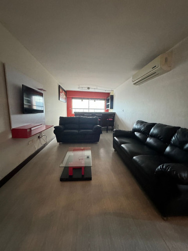 Apartamento En Res. Normandía El Parral Jcrc