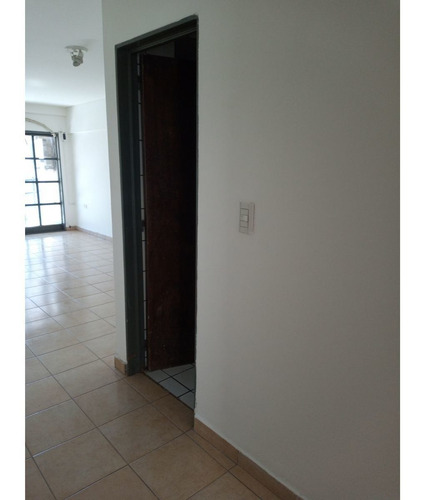 Imagen 10 de 18 de Ideal Inversor! Dpto Con Balcón, 2 Baños, Doble Ingreso.