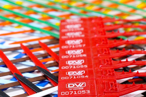Imagen 6 de 10 de Precinto Plastico N° Secure Grip Traba Metalica X500u Dw!