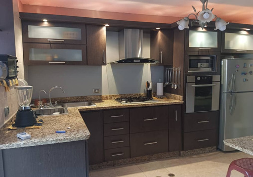 Imagen 3 de 17 de Yf/gs Asein P1888 Vende Confortable Townhouses Semi-amoblado En San Diego