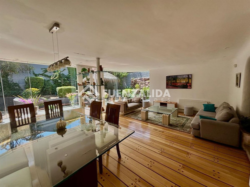 Casa En Venta De 3 Dorm. En La Reina