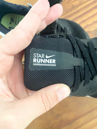 Zapatillas Nike Star Runner Negras De Niños (Usado)