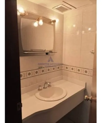 Se Alquila Apto La Castellana