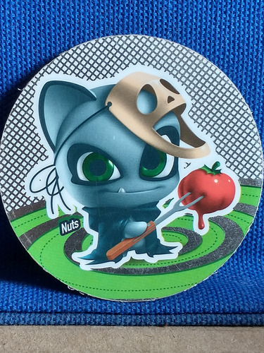 Tazos 2013 Super Funki Punky Mega Silver Stamp #151 Nuts (Usado)