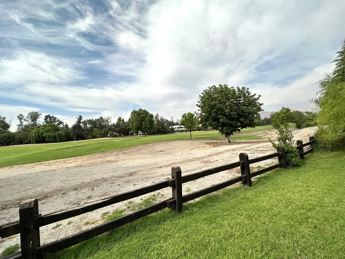 Imagen 3 de 19 de Arriendo Casa 5d Orilla Cancha Golf Las Brisas Chicureo