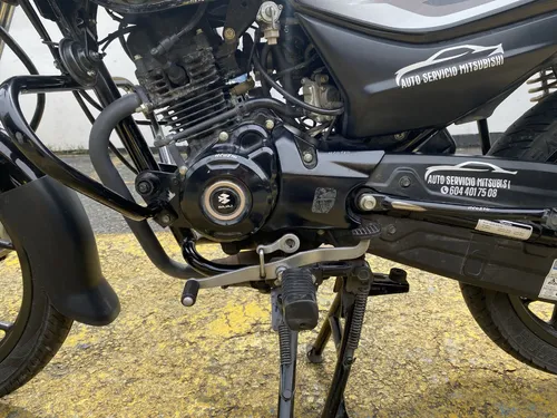 Bajaj Platino 125 2023