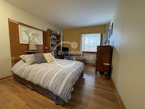 Casa En Venta De 6 Dorm. En Lo Barnechea