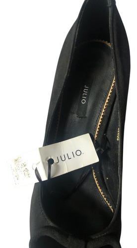 Zapatillas - Julio (Usado)