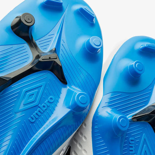 Botines Futbol Umbro Score Para Campo Con Tapones Importado