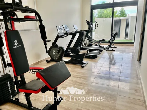 Lujoso Dpto. En Venta De 4d + Sala De Estar En Las Rastr