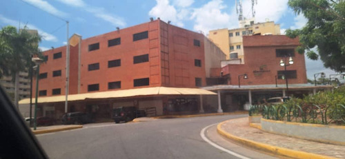 Edificio Comercial, Playa Grande.