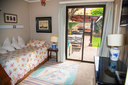 Casa En Venta De 6 Dorm. En Lo Barnechea