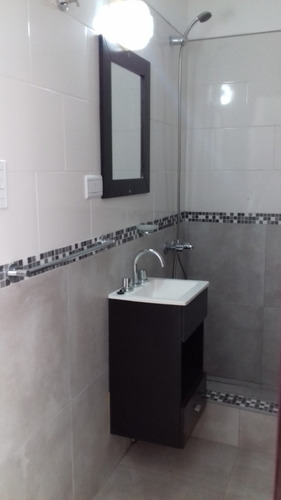 Venta En Block. Local A Estrenar + 10 Deptos De 2 Y 3 Amb + 4 Cocheras. Ideal Inversor.