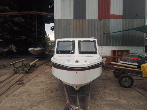 Imagen 3 de 8 de Benavidez 640 Cabinado Motor Mercury 60 Hp Arrelectrico Trim