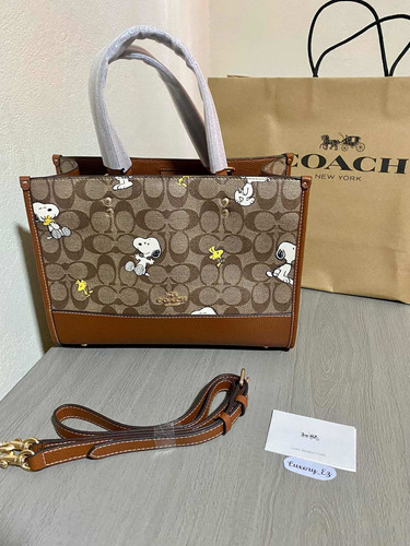 Bolsa Coach X Peanuts Dempsey In Signature Snoopy Woodstock