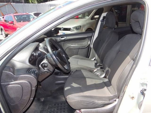 Imagem 8 de 11 de Peugeot 206 1.6 Escapade Sw 16v Flex 4p Manual