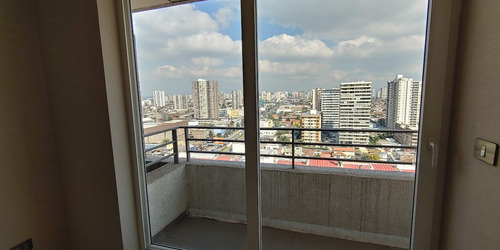 A Pasos De Metro Lo Vial, Vista Despejada. Estc Y Bodega
