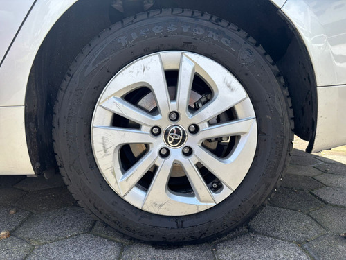 Toyota Prius 1.8 Base Cvt