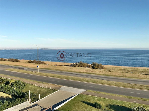 Amplia Planta En Primera Línea Playa Mansa-ref:342