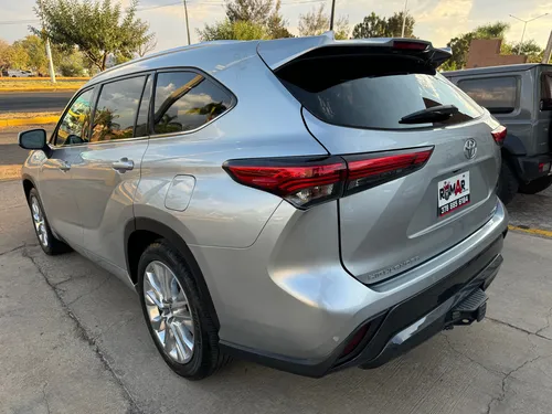 Toyota Highlander 3.5 Limited Panoramic Roof At