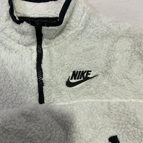 Chamarra Corta Nike Mujer Afelpada Talla S (ch) Seminueva (Usado)