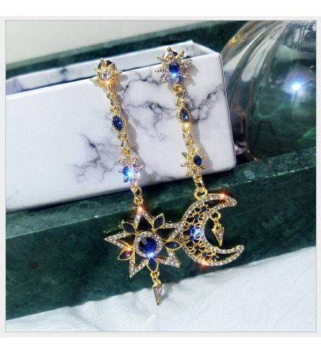 Pendientes Asimétricos En Forma De Estrella De Cinco Puntas