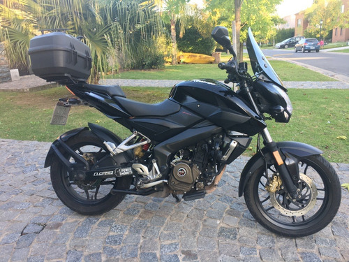 Bajaj Rouser
