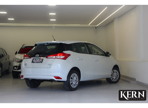 Toyota Yaris 1.3 16V FLEX XL MULTIDRIVE