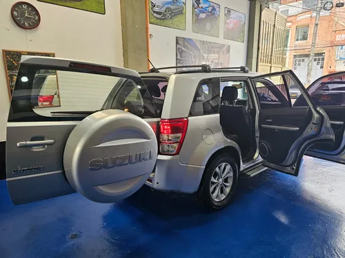 Suzuki Grand Vitara 2.4 4x2 Automática