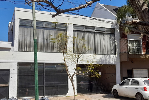 Casa En Venta Mas 2 Locales. 800 M De Terreno