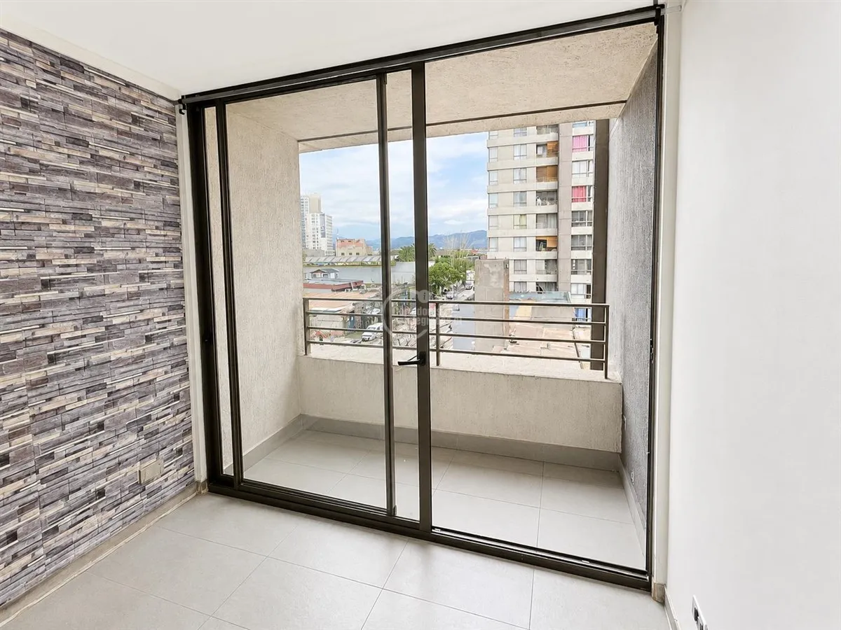 Imagen 4 de 12 de Departamento En Arriendo De 2 Dorm. En Independencia