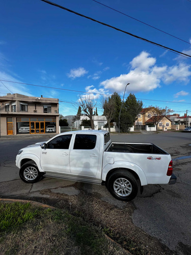 Toyota Hilux 3.0 Cd Srv Cuero 171cv 4x4 5at