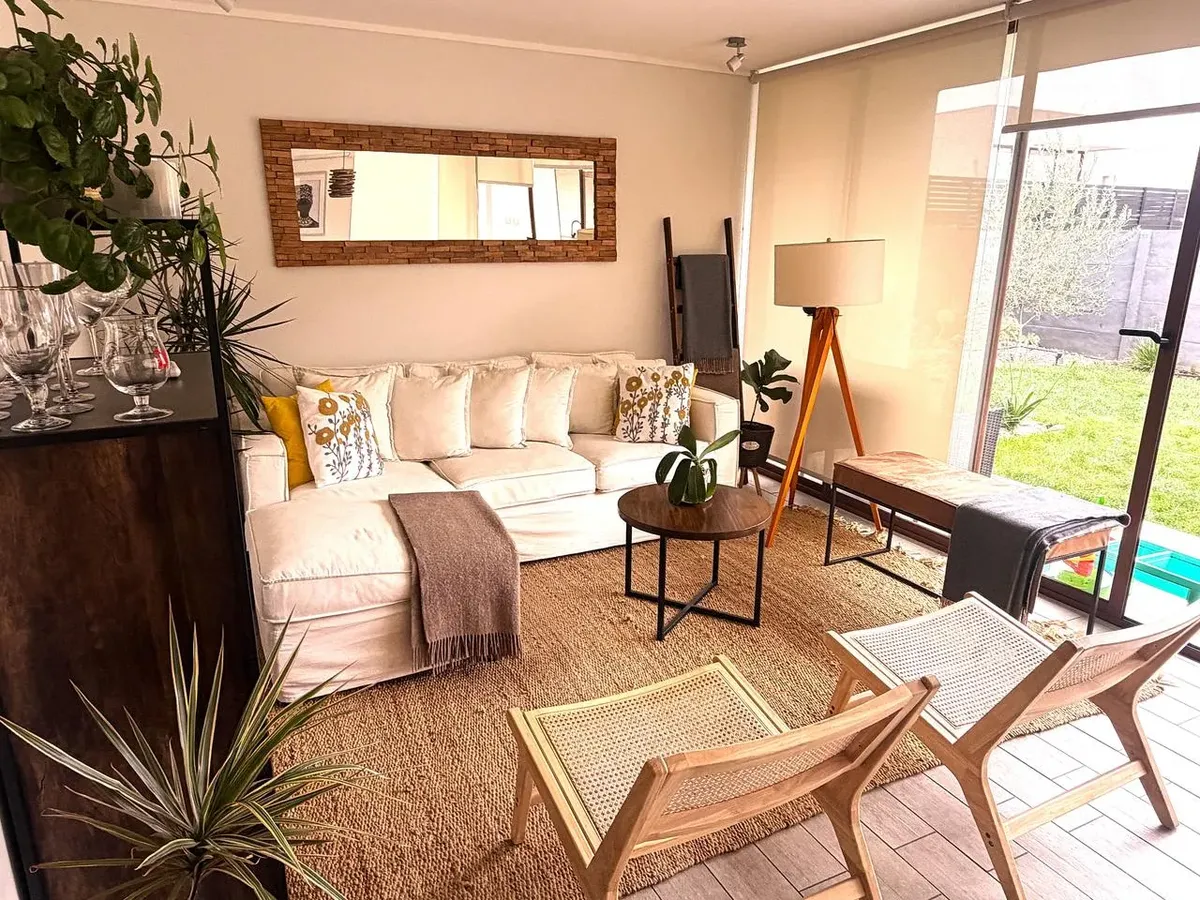 Imagen 5 de 28 de Arriendo Casa Mediterranea 4d 5 B Condominio Parque Alihuen