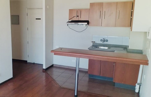 Departamento En Arriendo De 2 Dorm. En San Miguel