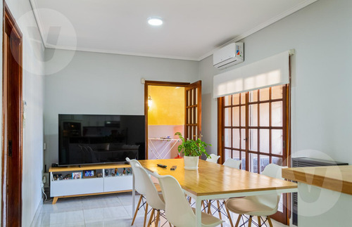 Casa En Venta - Lomas De Zamora, Caseros Al 1700