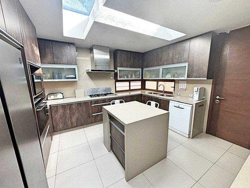 Lo Barnechea // Hermosa Casa En Condominio (101550)