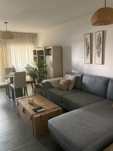 Imagen 2 de 15 de Apartamento Venta 2 Dormitorios Con Parrillero Propio Y Garaje, Excelente Zona!!!
