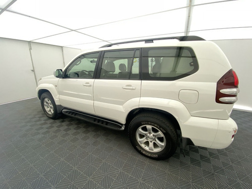 Imagen 6 de 25 de Toyota Land Cruiser Prado 3.0