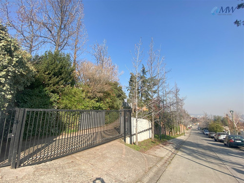 Sitio De 2800 Mt2 En Barnechea Con Casa Incluida 296 Mt2