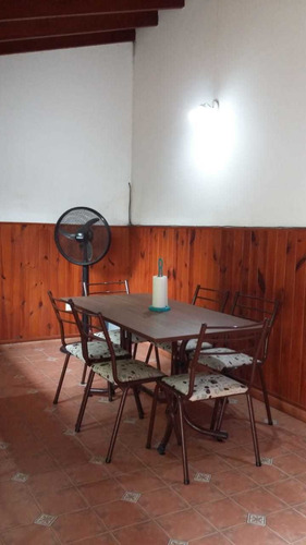 Imagen 4 de 14 de Casa De 3 Ambientes, Parrilla Cable, Internet Y Gas Natural.