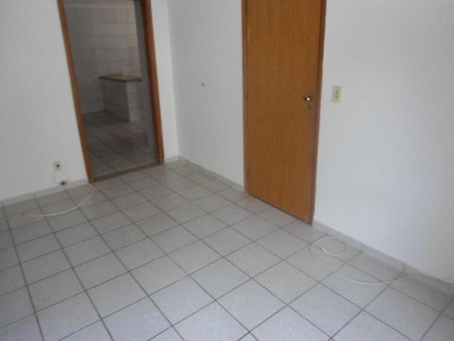 Imagem 3 de 8 de Apartamentos - Ref: V4641