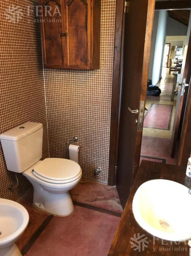 Imagen 12 de 21 de Venta De Casa De 4 Ambientes Con Cochera, Galeria, Quincho Y Piscina En Campos De Roca 1 (28792)