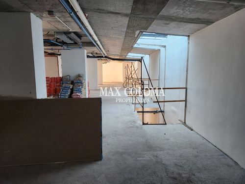 Local Comercial En Suecia Con Lota