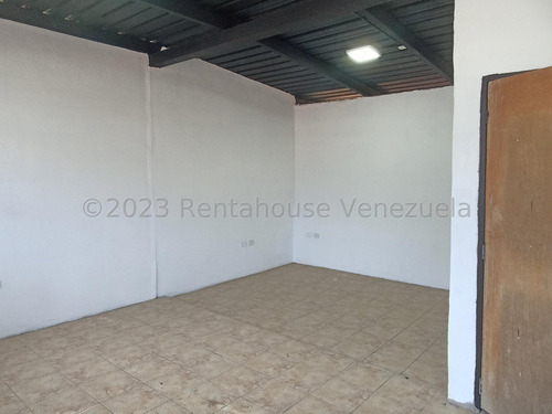 Edificio En Alquiler 24-6186 En San Martin